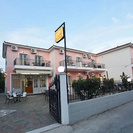 Anaxos Bay Rooms & Apartments Екстер'єр фото