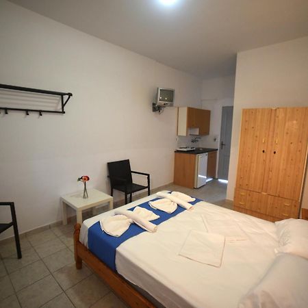 Anaxos Bay Rooms & Apartments Екстер'єр фото