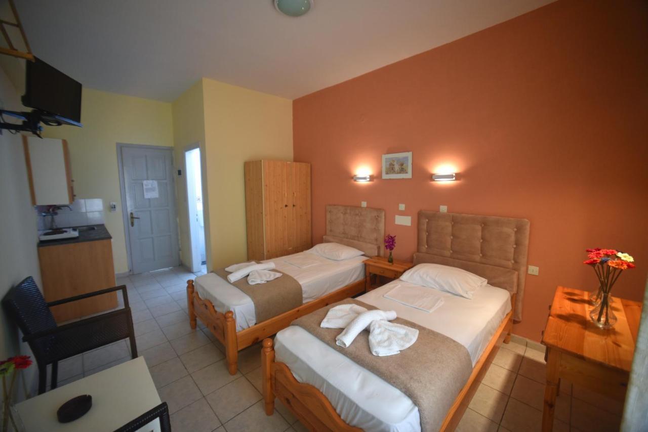 Anaxos Bay Rooms & Apartments Екстер'єр фото